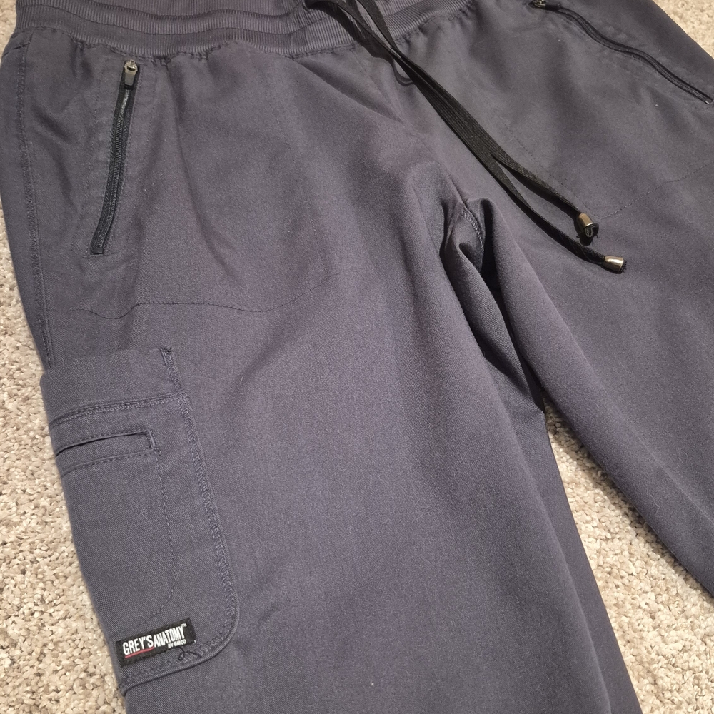 Grey's Anatomy Women's Charcoal Jogger Pants with Cargo Pocket - Picture 7 of 7